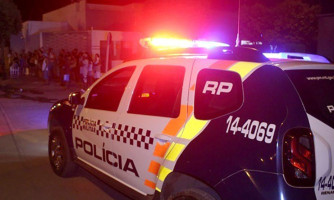 Mulher é presa em flagrante pela PM após tentativa de homicídio contra o marido