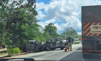 Acidente entre dois veículos deixa uma pessoa morta e quatro feridas na BR-163