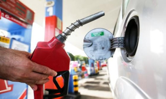 Abastecer com gasolina compensa mais do que com etanol em MT