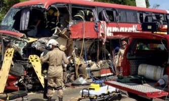 Acidente envolvendo ônibus e carreta deixa mortos 11 na BR-163