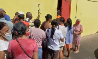 Açougue tem fila para doação de ossos em Cuiabá para famílias carentes