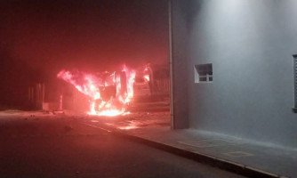 Base da Rota do Oeste é incendiada e ambulância e guinchos são metralhados