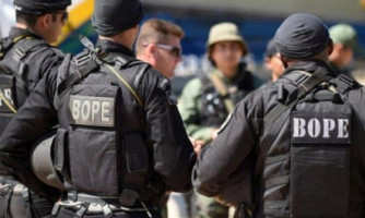Bope acompanha entrega de mais de R$ 28 mil encontrado por trabalhadoras de cooperativa de reciclagem