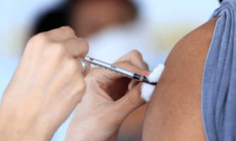 Brasil atinge marca de 60% da população adulta completamente vacinada contra a Covid-19