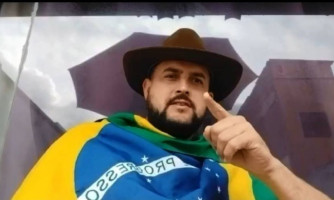 Caminhoneiro Zé Trovão se apresenta à PF, após dois meses foragido