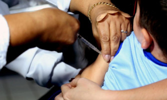 Com baixa vacinação de crianças, Centro de Operações recomenda uso de máscaras nas escolas