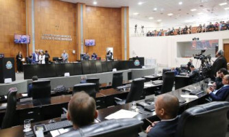 Deputados aprovam intervenção do governo na saúde pública da capital