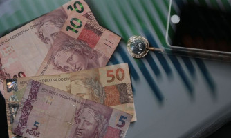 Entra em vigor o novo salário mínimo de R$ 1.212