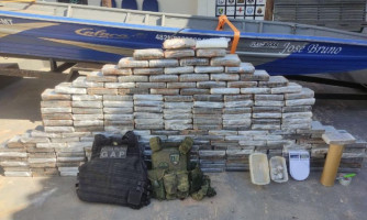 Gefron apreende mais de 200 kg de cocaína em embarcação e residência no interior de MT