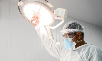 Hospital Regional de Cáceres passa a ofertar cirurgia de correção de espinha bífida aberta