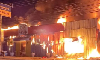 Incêndio destrói loja de artigos de festas em Cuiabá