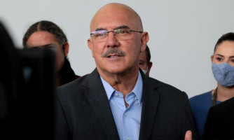 Ministro visita escola estadual: “Fiquei impressionado; não deve em nada para qualquer particular”