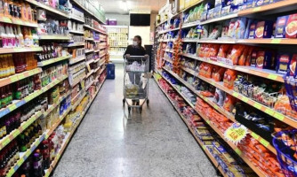 Para conter inflação, governo zera imposto de importação de alimentos; Carnes, farinha de trigo e biscoitos estão entre os produtos afetados