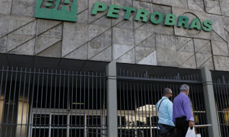 Petrobras reduz preço da gasolina A para distribuidoras