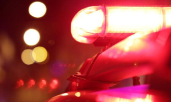 PM prende mulher que confessou ter matado homem com golpes de enxada na cabeça em Cáceres