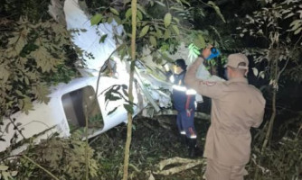 Quatro pessoas morrem em queda de avião em região de mata em MT