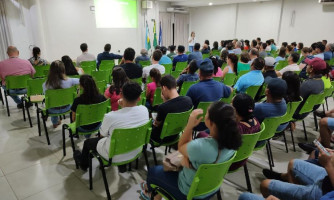 Técnicos do Indea e do Mapa dão palestras em propriedades na fronteira para prevenir gripe aviária em MT