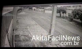 Vídeo mostra o momento exato do acidente que vitimou um jovem entregador de gás em Pontes e Lacerda