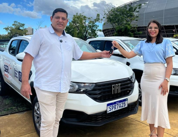 Vale de São Domingos recebe veiculo zero km para atender as demandas da Assistência Social