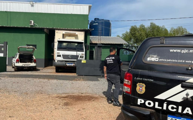Polícia Civil e Vigilância Sanitária fiscalizam mercados e abatedouros em Rosário Oeste