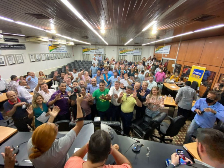 Deputados Moretto e Dr. Leonardo mostram força política durante evento em Cáceres