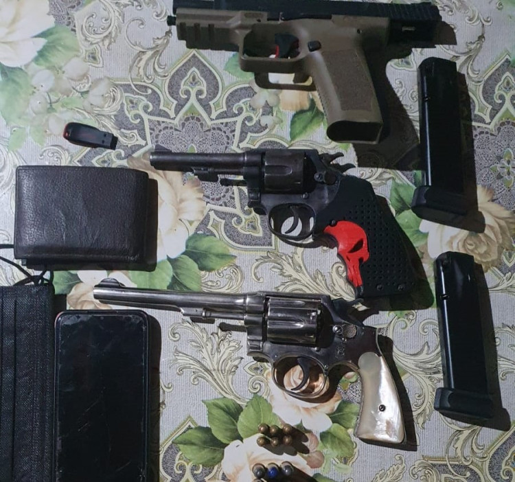 PM apreende adolescente, armas de fogo e munições em São José dos Quatro Marcos