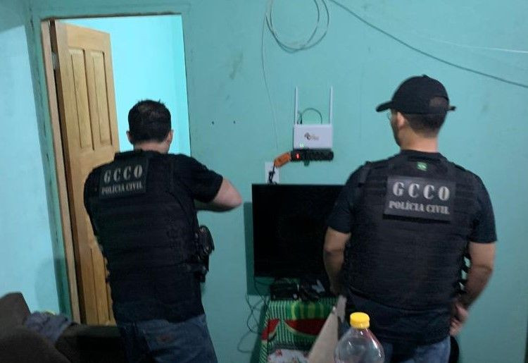 Polícia Civil cumpre buscas contra grupo envolvido em tentativa de explosão a banco na região Oeste