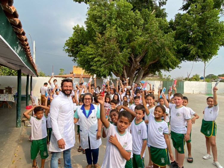 Programa Saúde na escola realiza entrega de kits de higiene bucal aos alunos da rede municipal de Vale de São Domingos