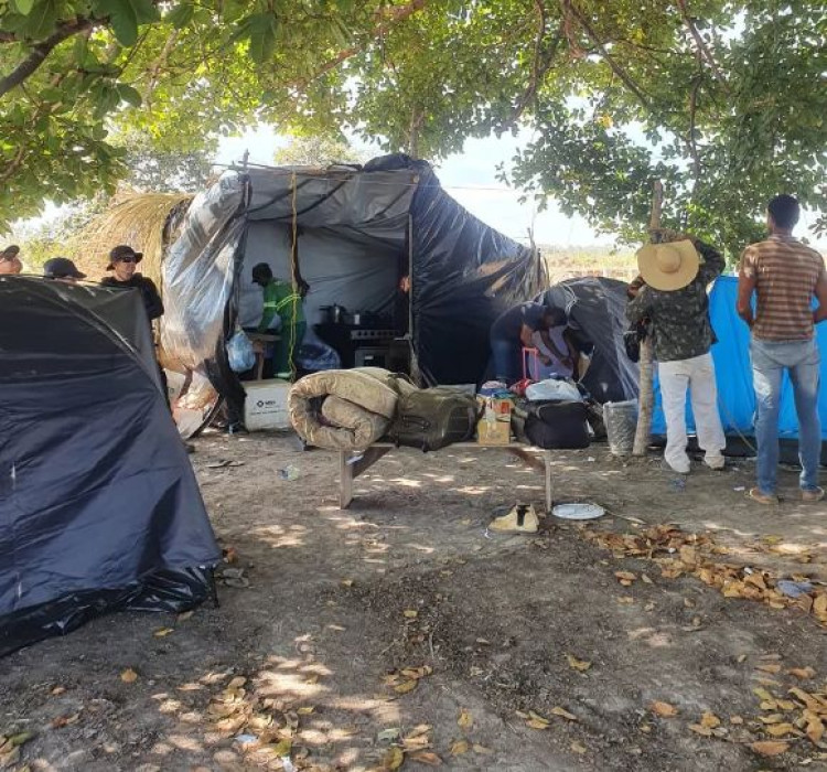 Seis homens e uma mulher são resgatados de trabalho análogo à escravidão em Vila Bela da Santíssima Trindade