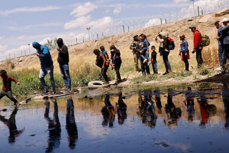 Autoridades mexicanas encontram 175 imigrantes em caminhão perto da fronteira sul