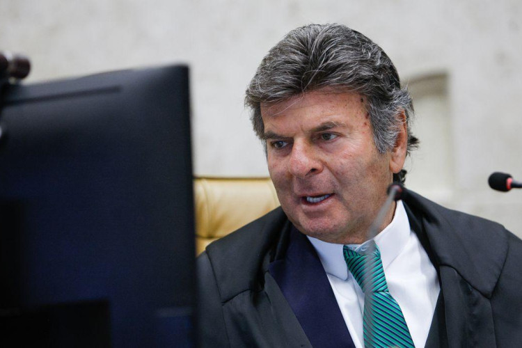 Ministro do STF suspende lei que cria Dia do Patriota em Porto Alegre