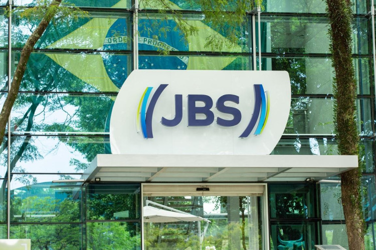 Aos 70 anos, JBS apresenta modernização da marca