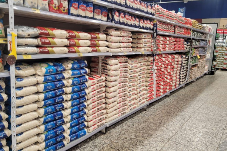 Procon Estadual monitora supermercados para coibir abusos no preço de produtos