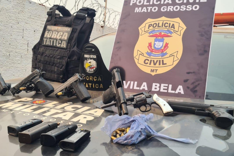 Forças de segurança apreendem armas de fogo e munições com grupo envolvido em homicídios em Vila Bela; 6 suspeitos morreram