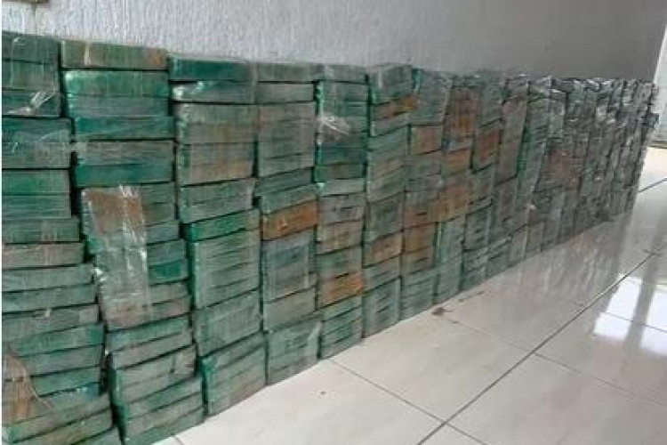 PM e PRF apreendem 400 kg de drogas avaliadas em R$ 20 milhões
