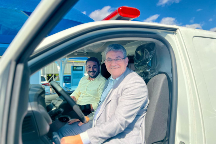 Deputado Moretto destina ambulância para Rio Branco