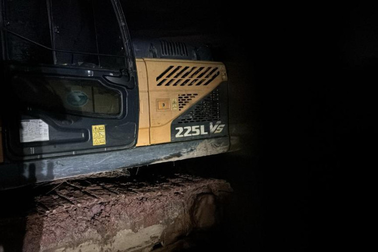 Polícia Civil apreende maquinários operando em garimpo clandestino em Conquista D'Oeste