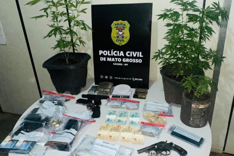 Polícia Civil cumpre 24 mandados contra membros de facção criminosa atuante em Cáceres