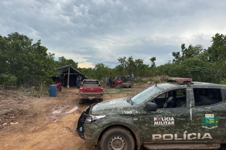 Polícia Militar apreende equipamentos e fecha garimpo irregular em Mato Grosso