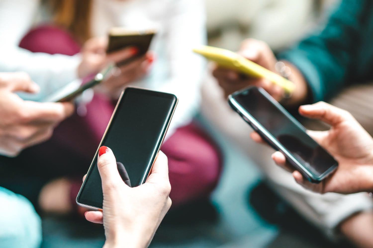 Mato Grosso está entre os líderes em acesso à internet, mas hiperconectividade acende alerta para sobrecarga cognitiva