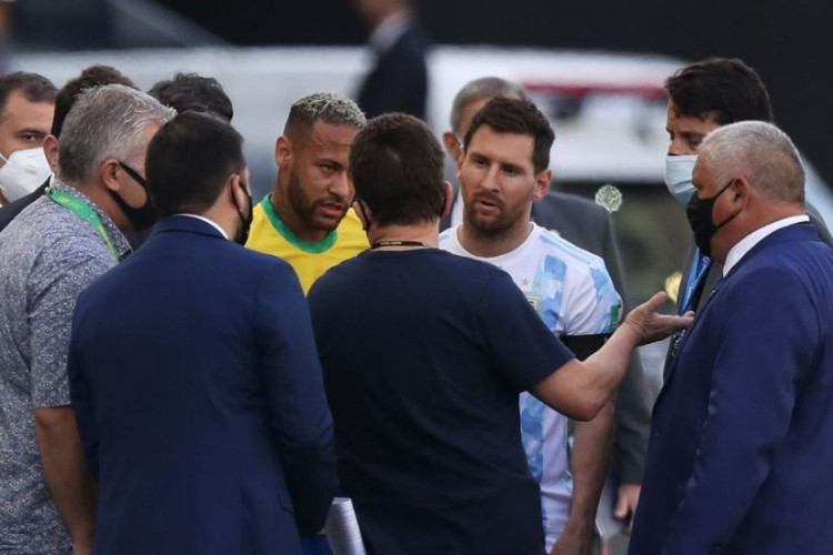 Anvisa paralisa jogo entre Brasil e Argentina; partida é encerrada