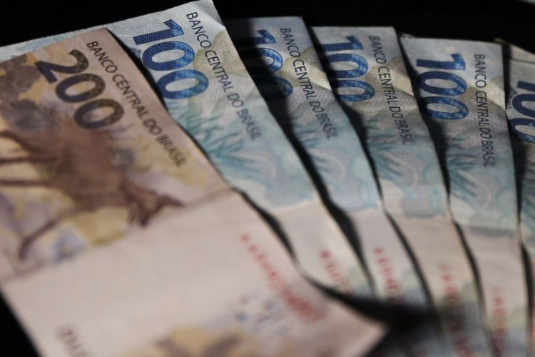 Beneficiários com NIS final 3 recebem hoje Auxílio Brasil