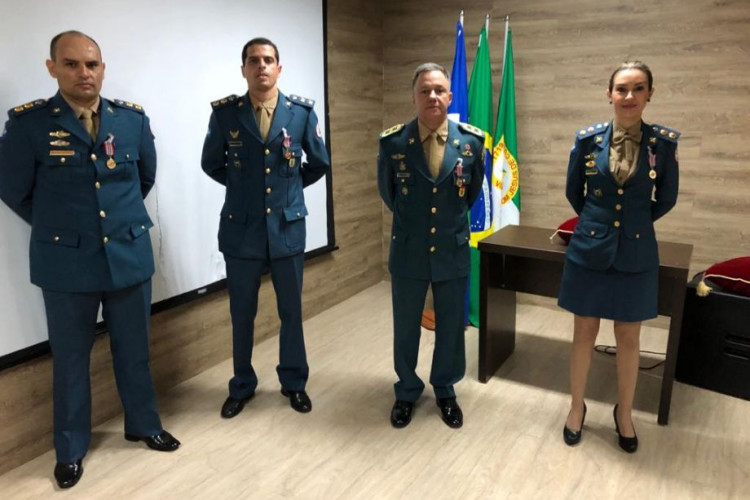 Bombeiros Militares são homenageados pela Defesa Civil