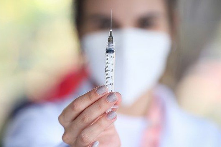 Brasil é o terceiro país no mundo que mais aplica doses de reforço na população