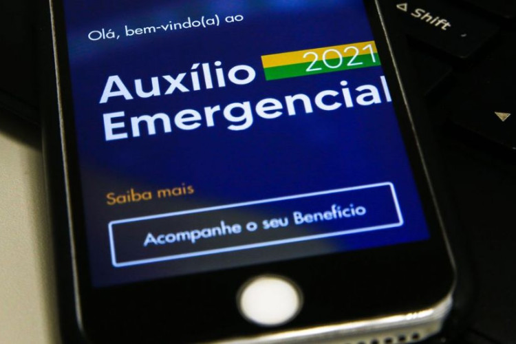 Caixa paga hoje auxílio emergencial a nascidos em fevereiro