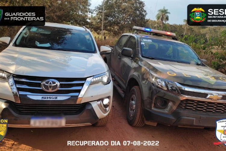 Caminhonete furtada em Minas Gerais é recuperada na fronteira
