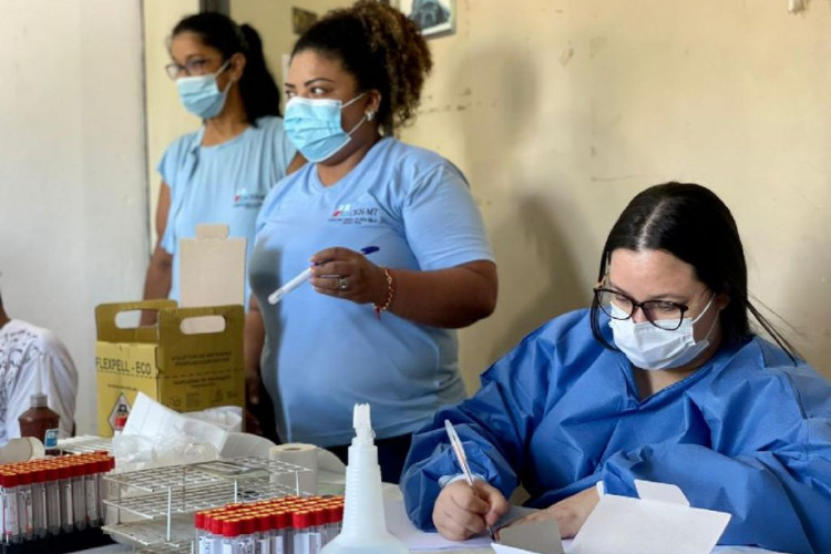 Cerca de 100 feirantes passam por exame preventivo ao câncer de próstata