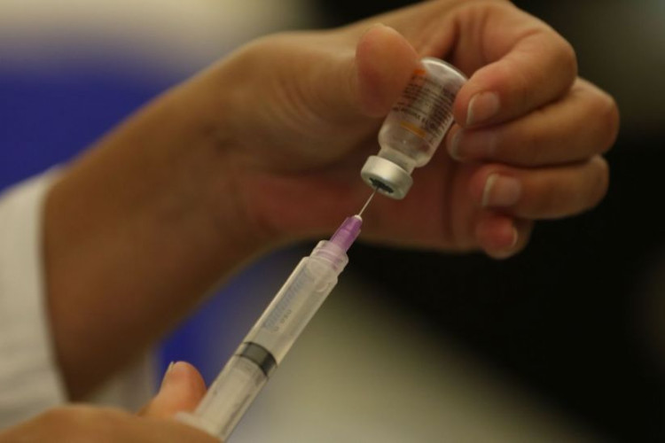 Covid-19: Brasil bate recorde com quase 300 mil casos em 24 horas