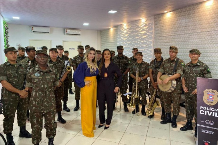 Delegada presta homenagem a colegas e colaboradores em despedida de delegacia em Cáceres