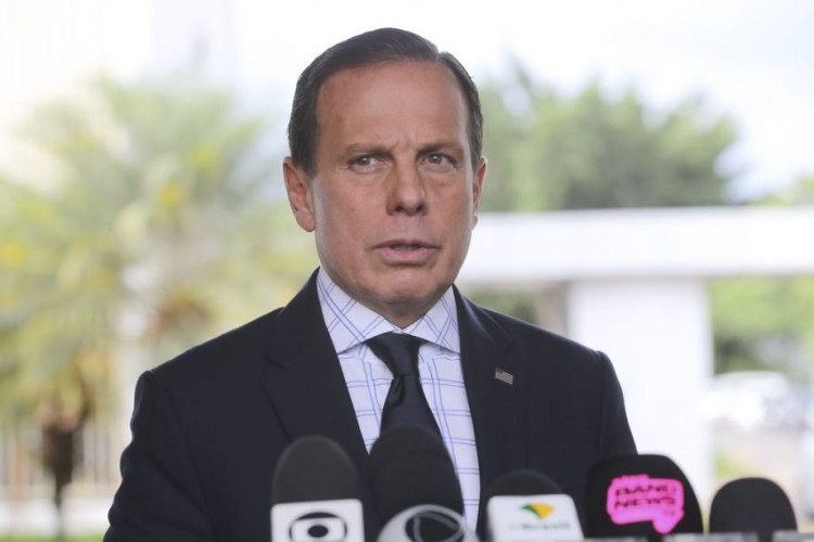 Doria cita abandono do PSDB e diz que vai desistir de pré-candidatura